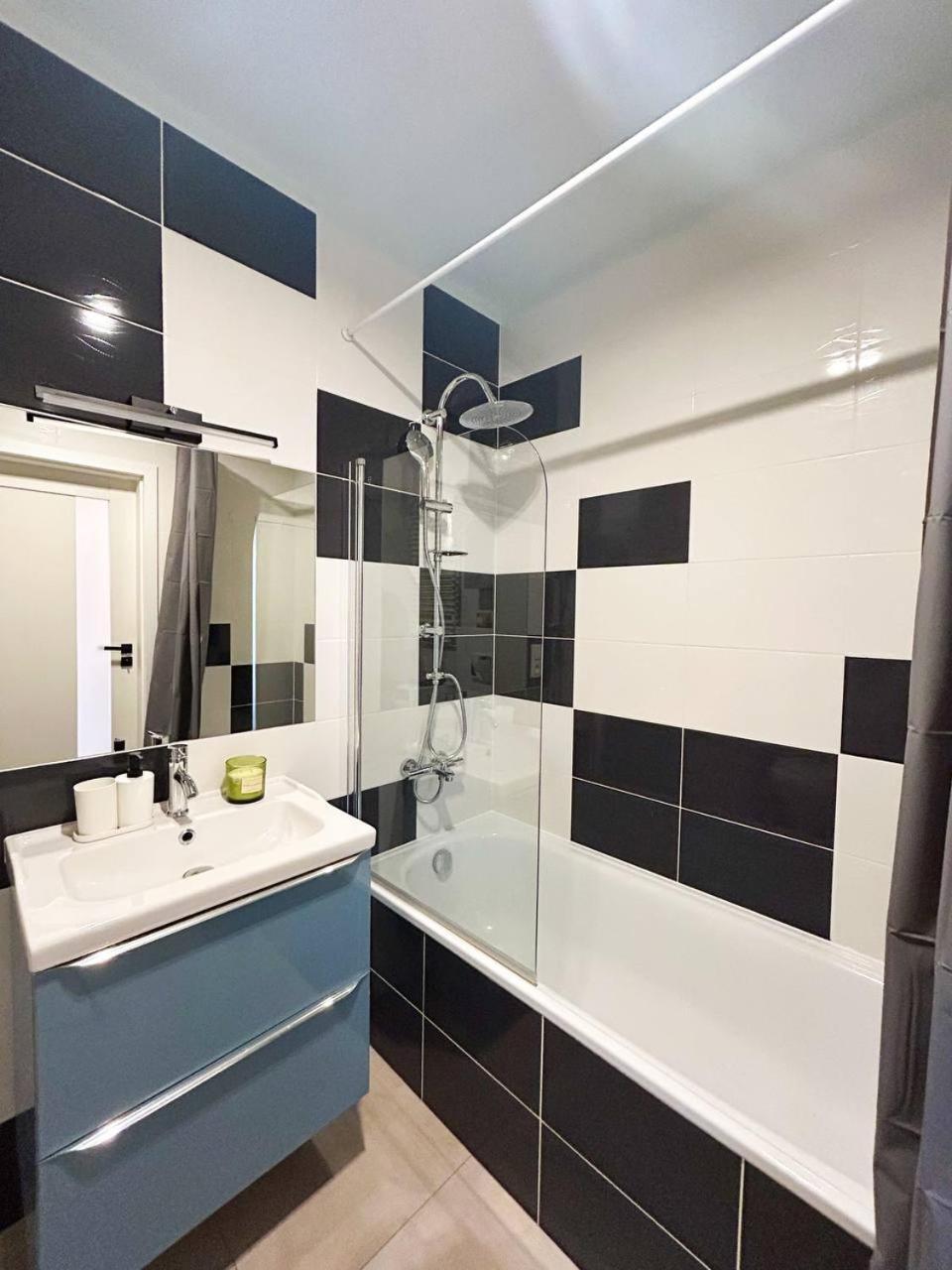 Lumina Luxury 3-Rooms Apartments With Parking Lodz  Ngoại thất bức ảnh